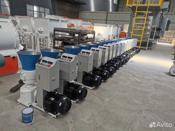 Промышленный мини-пресс-гранулятор в наличии