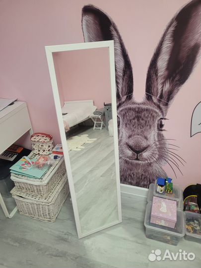 Напольное зеркало