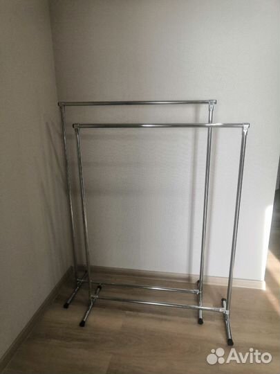 Вешалка для одежды напольная металлическая