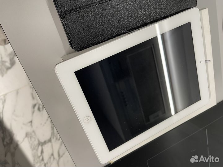 iPad 4 64 gb cellular white и чехол