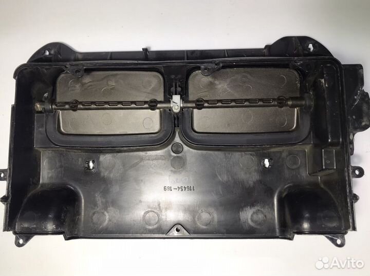 Заслонка подачи уличного воздуха Ауди А8 С8 Д3 Aud