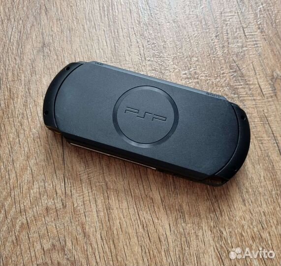 PSP - Е1004 Street (Прошитая)