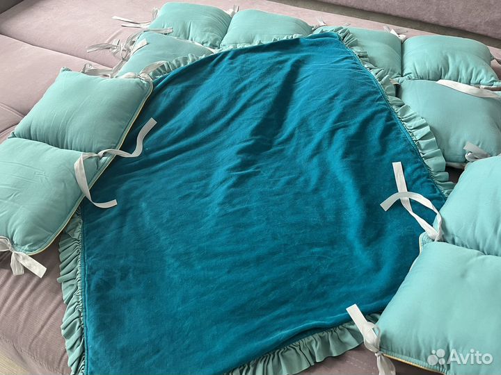 Бортики в кроватку и одеяло