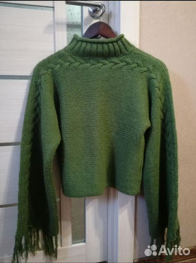 Свитер для девочки-подростка 40-42 размер