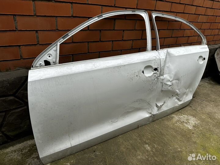 Дверь передняя левая задняя на volkswagen jetta 6