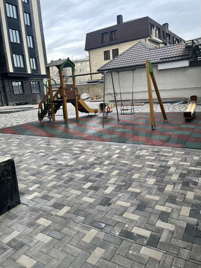 2-к. квартира, 76 м², 8/8 эт.