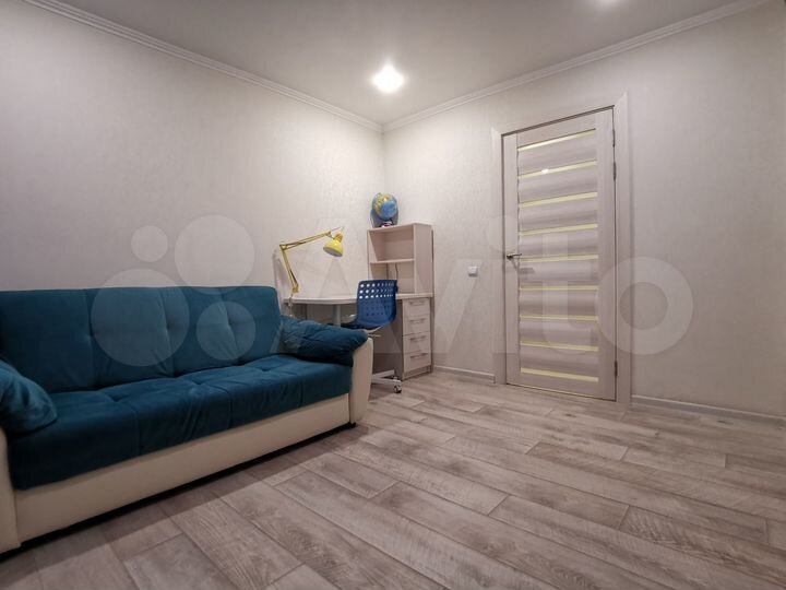 2-к. квартира, 43 м², 1/9 эт.