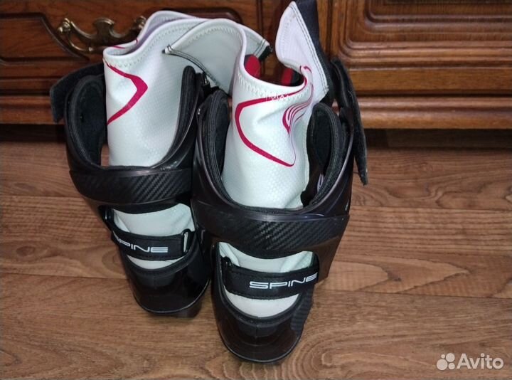 Лыжные ботинки Spine concept skate 296 р.40