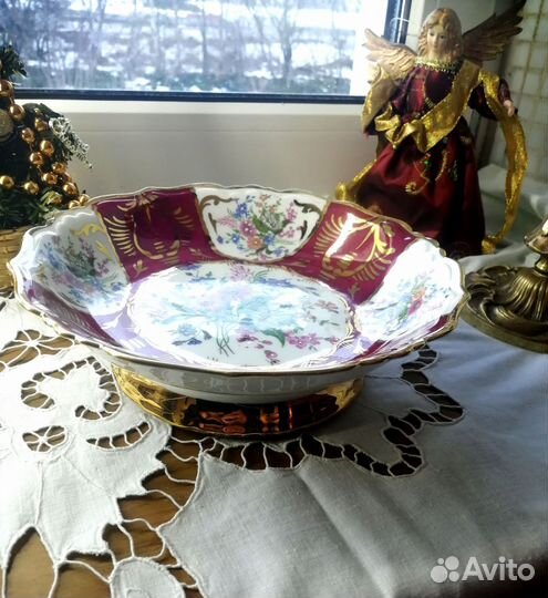 Ваза для фруктов на ножке