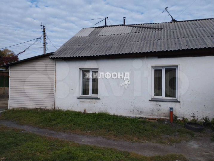 Дом 27,2 м² на участке 5 сот.