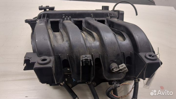 Коллектор впускной Dacia Sandero 2012, 2014