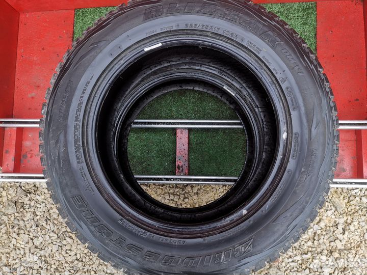 Bridgestone Blizzak DM-V1 225/65 R17
