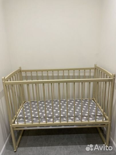 Детская кроватка