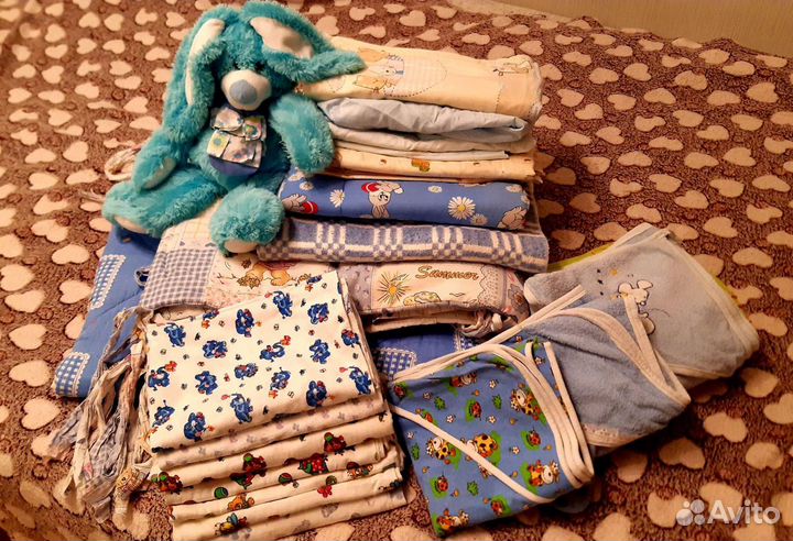 Постельное бельё, пелёнки, полотенца, бортики