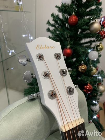 Акустическая гитара новая