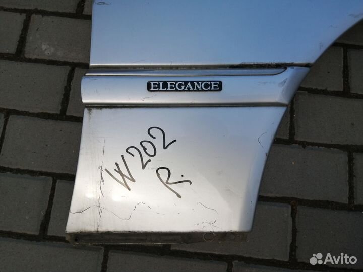 Крыло правое Мерседес W202 Оригинал