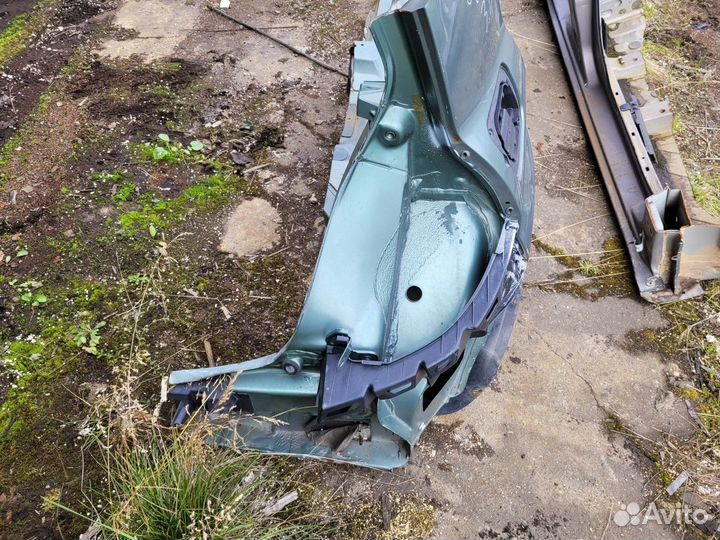Крыло заднее правое на Renault Megane 2 хэтч
