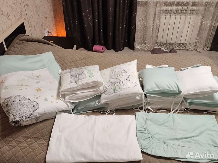 Комплект в детскую кроватку с бортиками(подушечки)