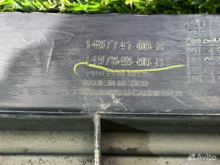 Накладка на порог левая Tesla Model Y 2022