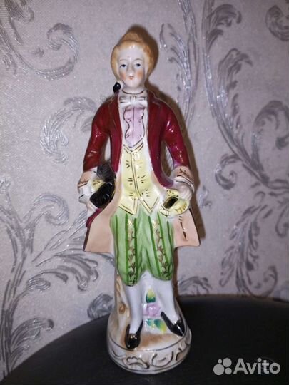 Статуэтка фарфоровая Европа