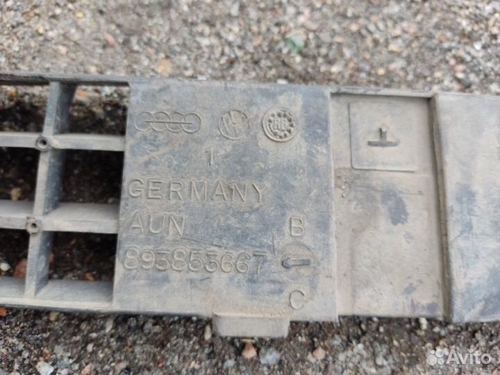 Решетка в бампер передняя Audi 80 B3 седан 1.8I