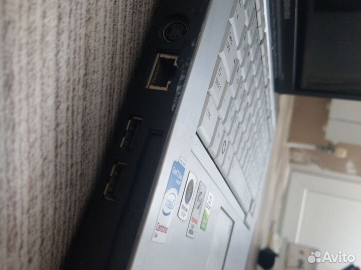 Ноутбук toshiba