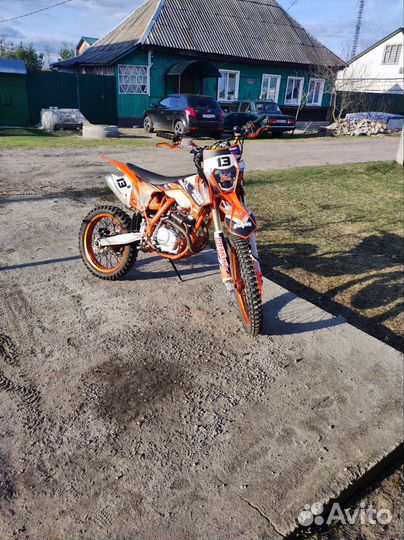 Кроссовый мотоцикл