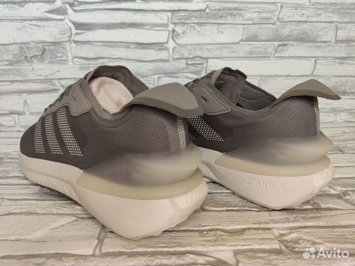 Кроссовки Adidas Avryn Boost. Оригинал