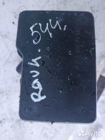 Toyota RAV-4 (00-05) блок ABS 44510-42060