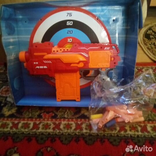 Игрушечный бластер с мягкими пульками