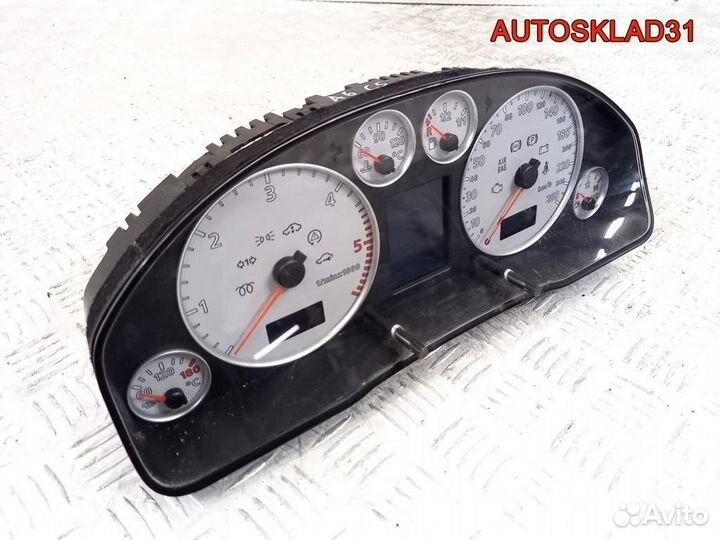 Панель приборов Audi A6 C5 2,5 4B0920935D дизель