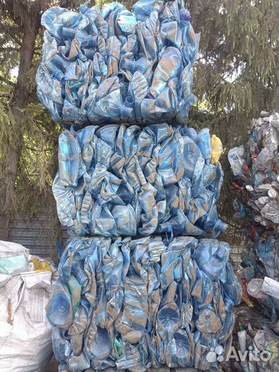 Пластиковые бутылки прессованные