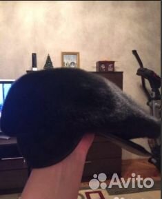 Кепка из нерпы и шапка из черно-бурой лисы