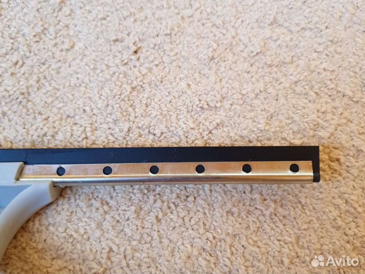 Стеклоочиститель для окон и авто