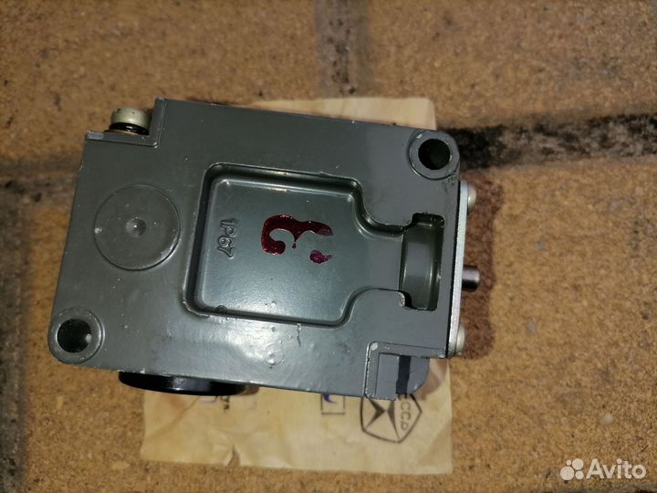 Выключатель путевой впк 2110 У2