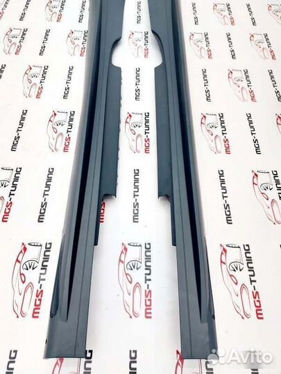 Комплект порогов в стиле M4 BMW 4 серия G22