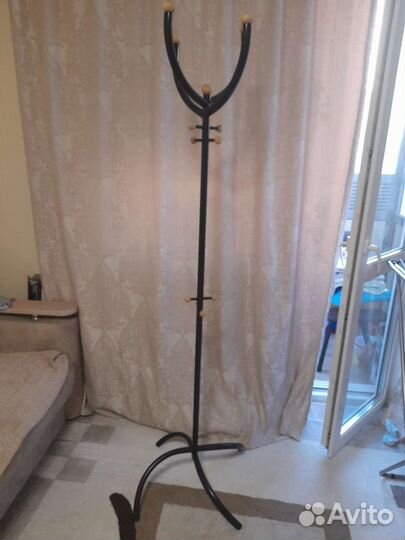 Вешалка для одежды напольная металлическая