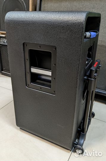 Басовый кабинет, 400Вт TC Electronic RS210 C