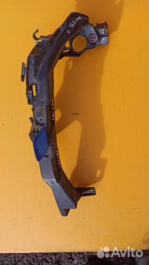 Кронштейн фары правой BMW 3 E92 51117154724