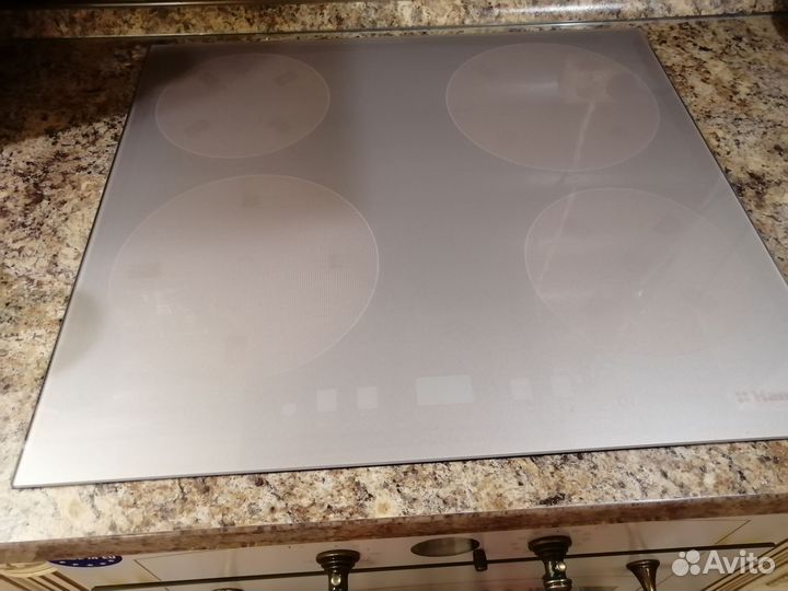 Индукционная варочная панель Hansa