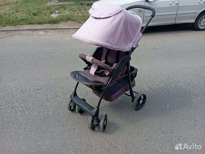 Прогулочная коляска новая