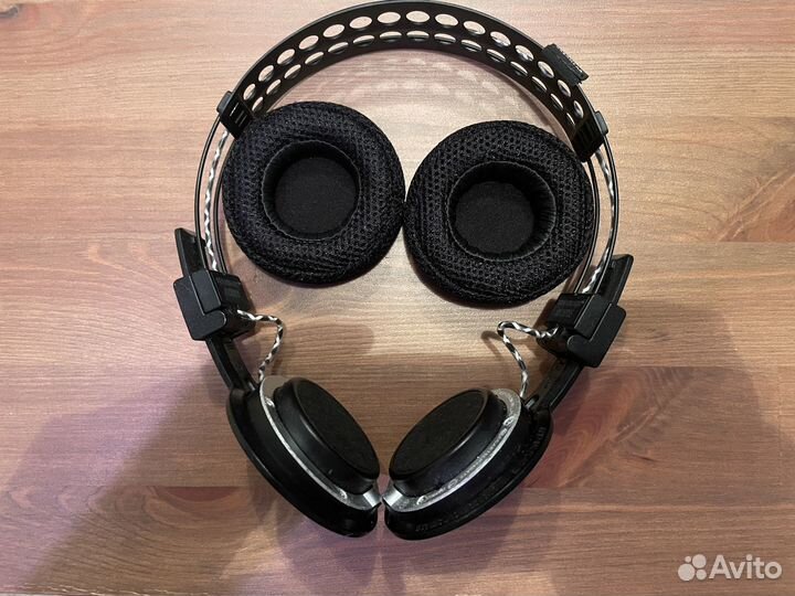 Беспроводные наушники urbanears hellas