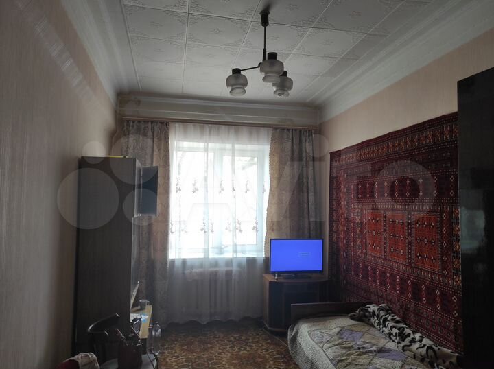 Комната 50 м² в 4-к., 2/4 эт.