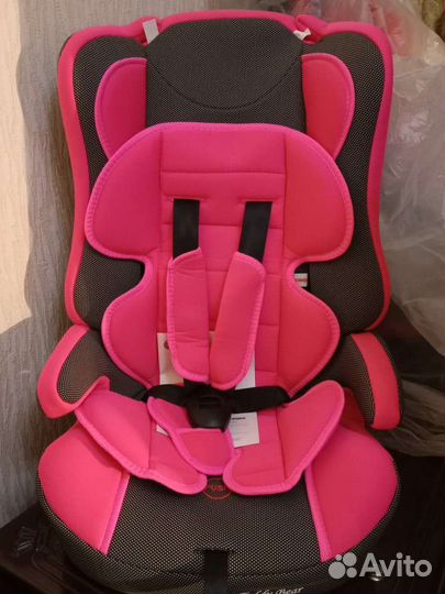 Новое детское автомобильное кресло автокресло