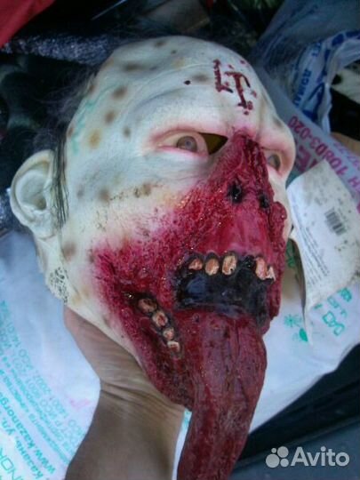 Маска для Хэлооуина и Нов Года