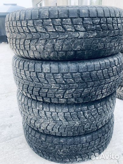 Dunlop Axiom Plus 265/70 R17