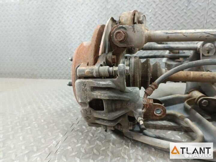 Балка подвески задний toyota mark II