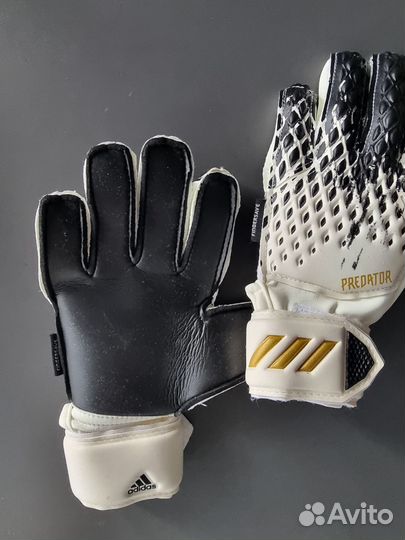 Вратарские перчатки adidas predator