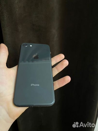iPhone 8, 64 ГБ
