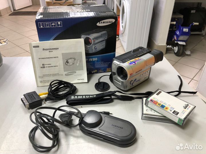 Видеокамера Samsung VP-W80
